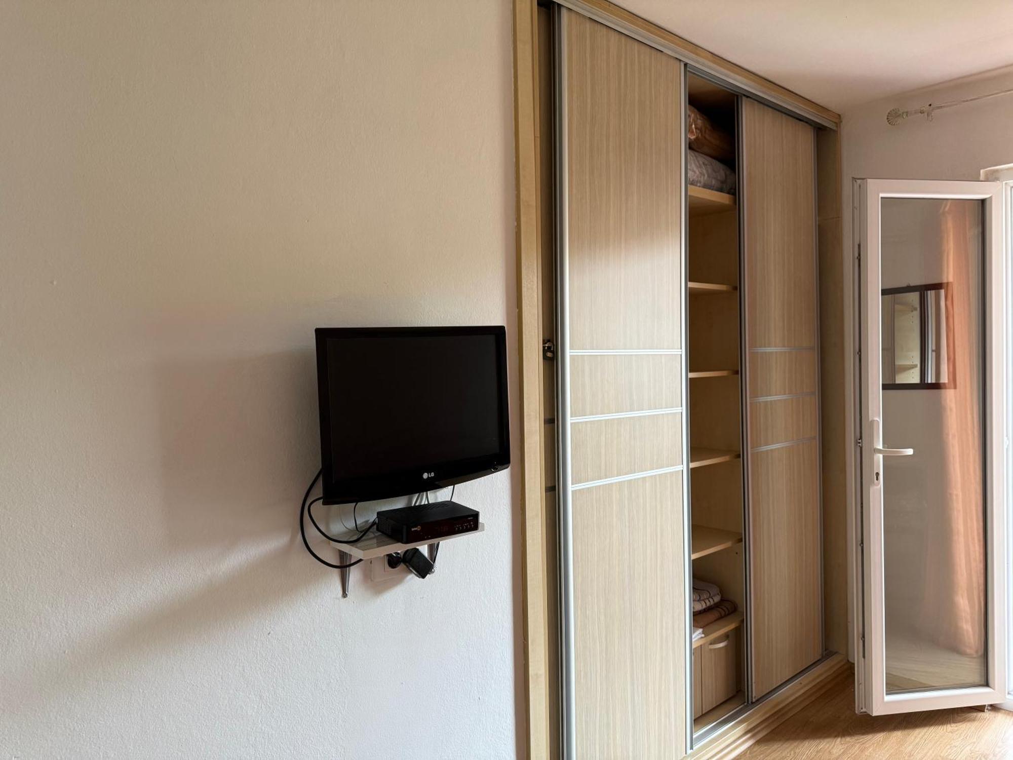 Apartment Mareta *